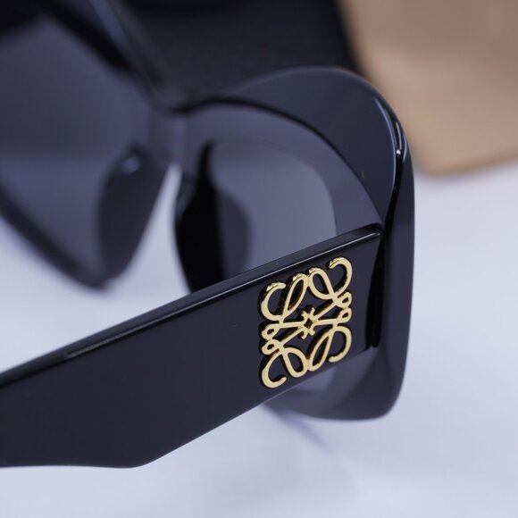 Loewe LW40128I 01A Cat Eye Sunglasses – Black\Smoke - Picture 5 of 10